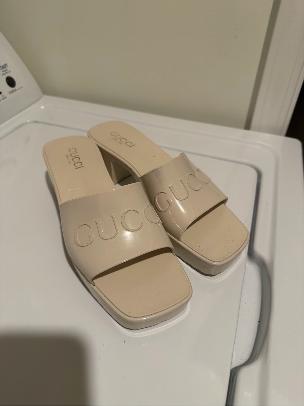 Gucci Cream Patent Leather Slide Mules